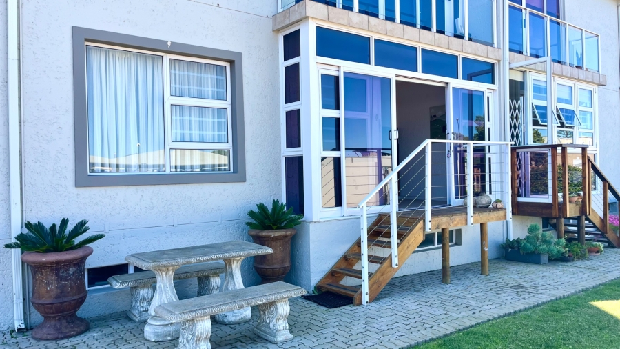 2 Bedroom Property for Sale in Hartenbos Central Western Cape